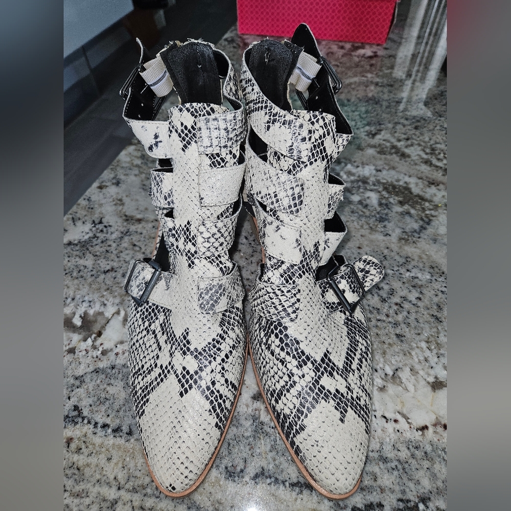 Crevo Ankle Boots